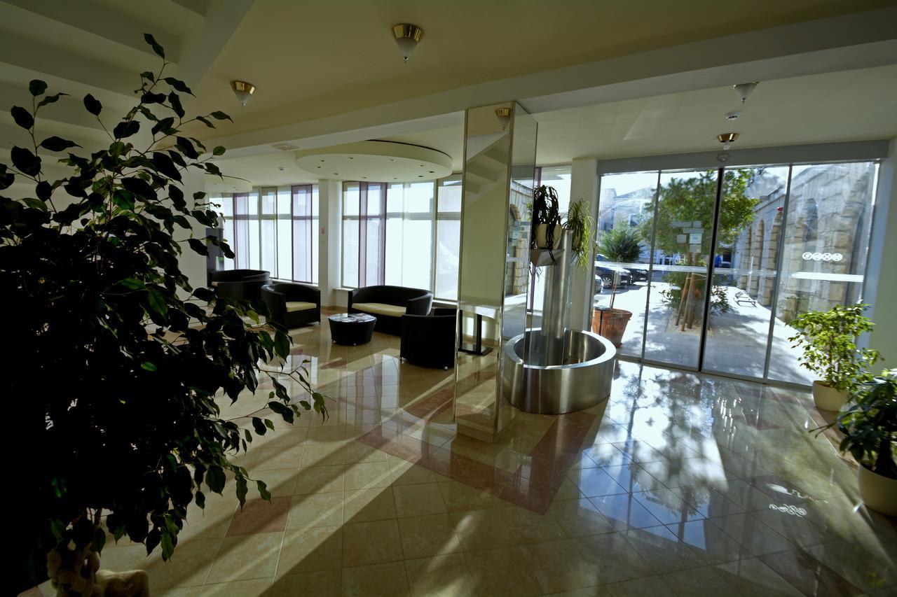 Hotel Borovnik Tisno Buitenkant foto