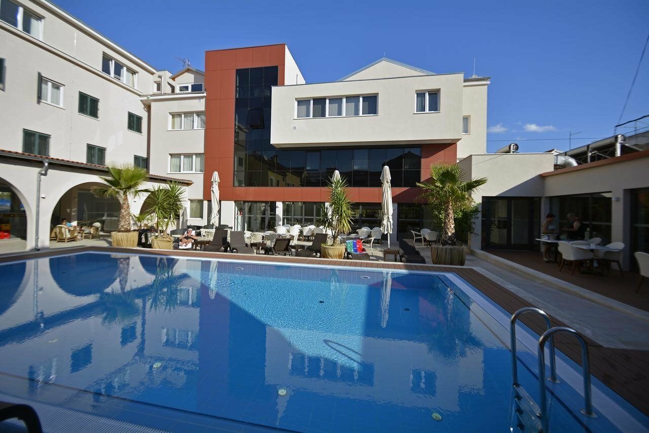 Hotel Borovnik Tisno Buitenkant foto