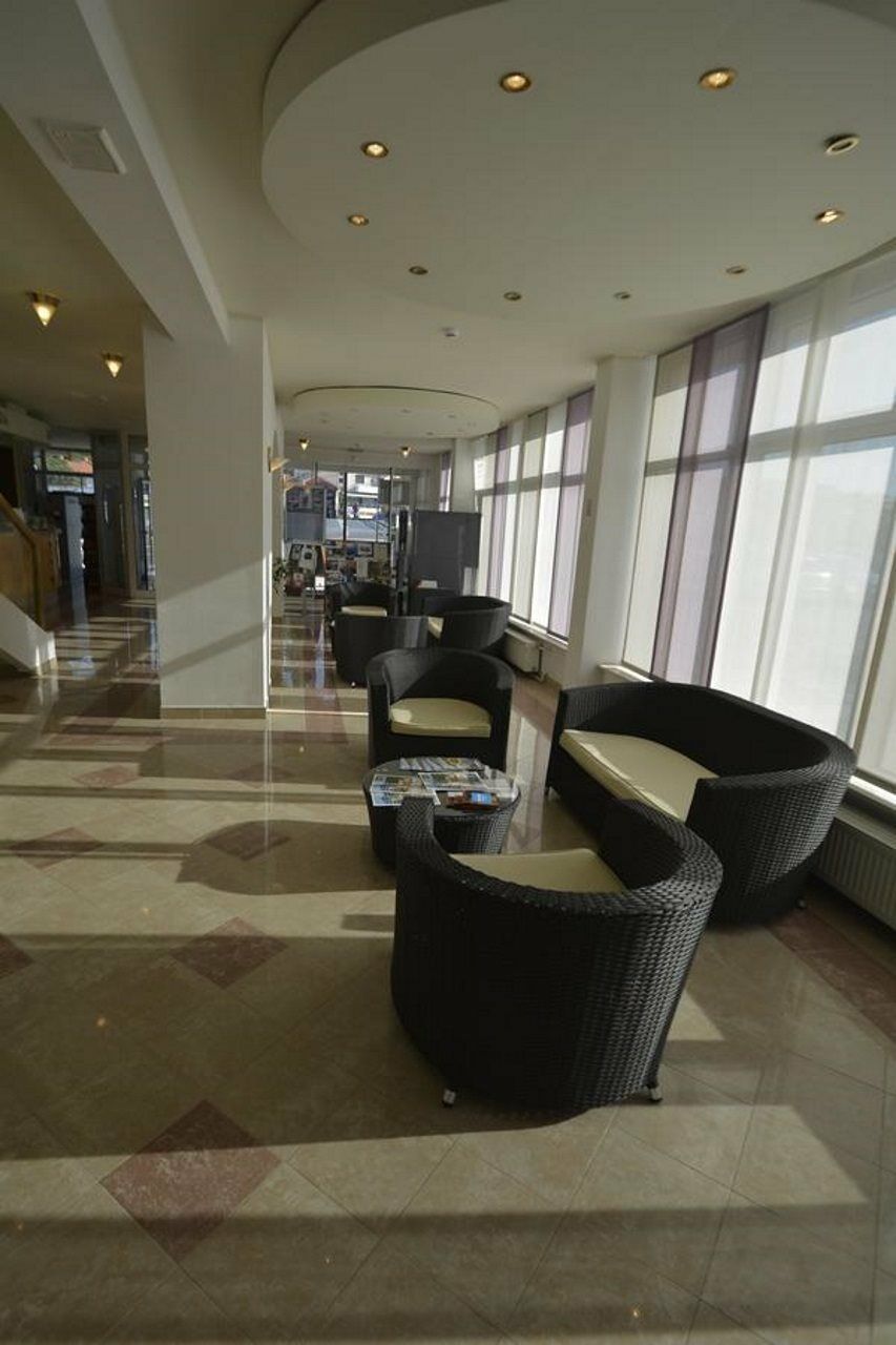 Hotel Borovnik Tisno Buitenkant foto