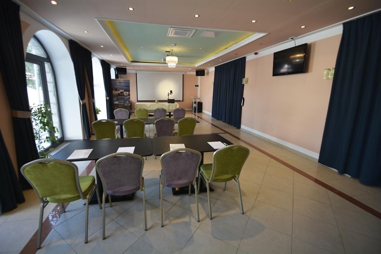 Hotel Borovnik Tisno Buitenkant foto