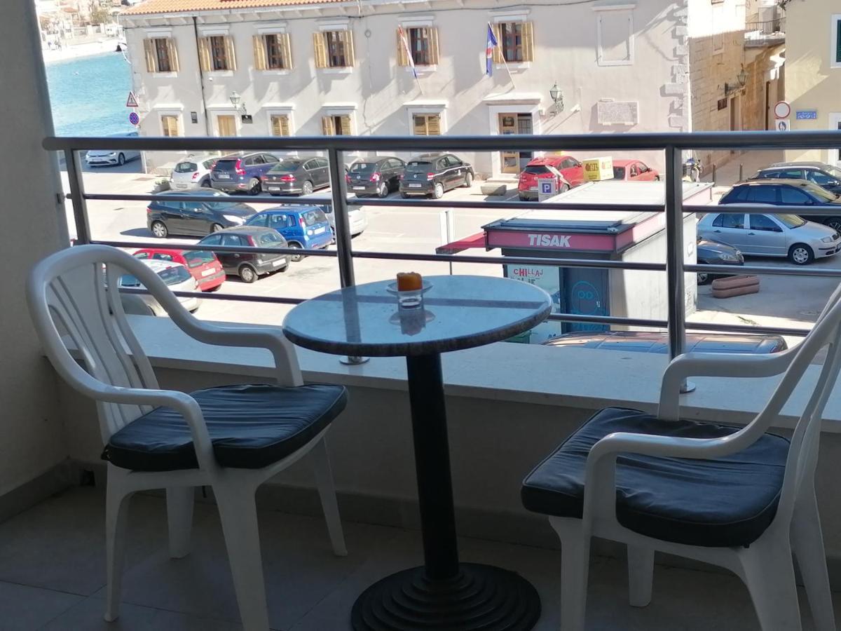 Hotel Borovnik Tisno Buitenkant foto